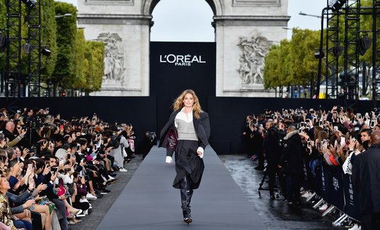 Дебют L’Oréal Paris на Елисейских полях