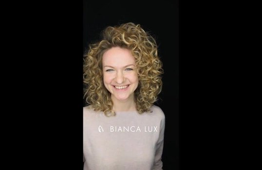Крупная биозавивка на осветленные волосы от Bianca Lux