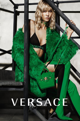 Karlie Kloss в осенней кампании 2015 от Versace