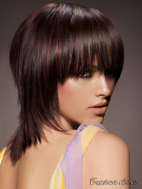 Женские стрижки на средние волосы: 8 актуальных вариантов для всех